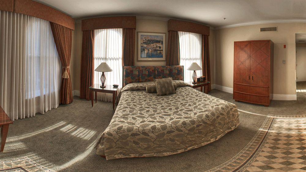 The Louie, A Davenport Hotel, Autograph Collection Hotel