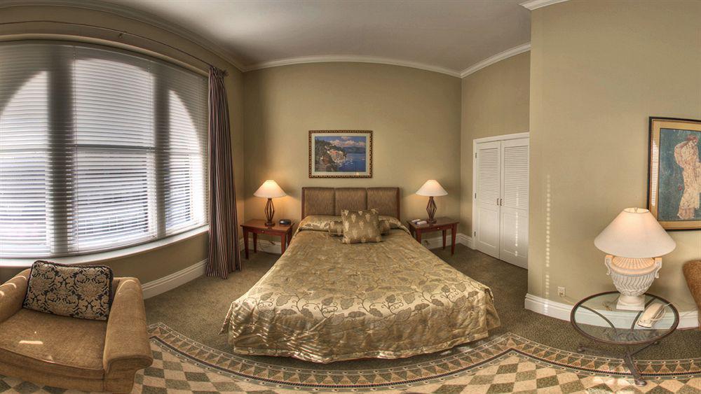 The Louie, A Davenport Hotel, Autograph Collection Hotel 3*